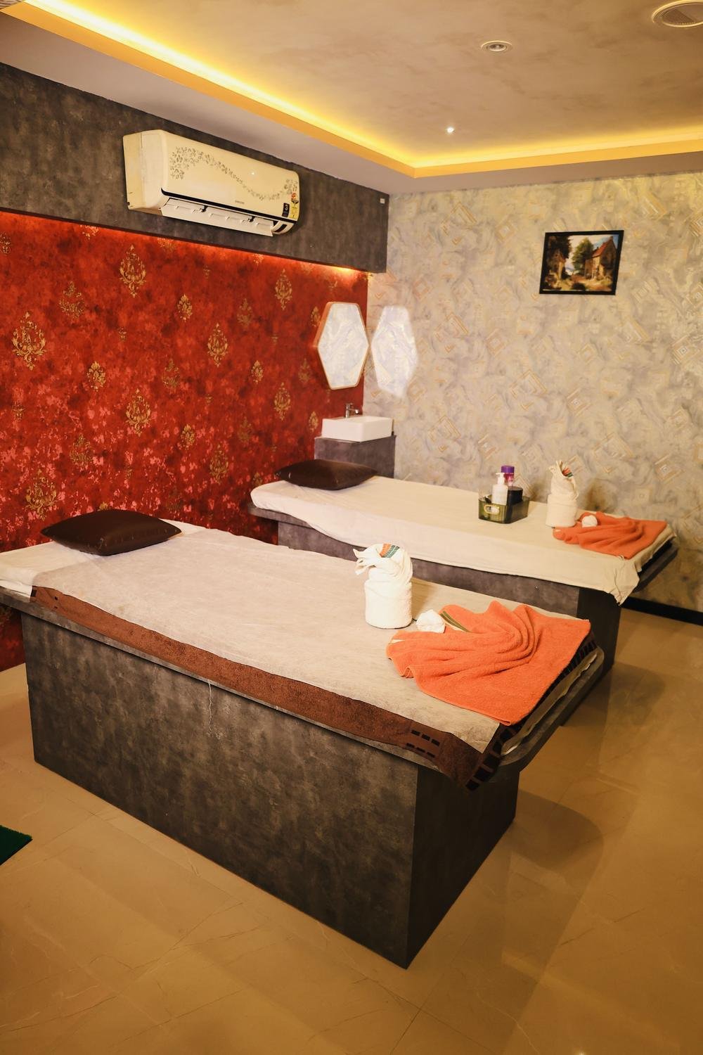 Couple spa suite